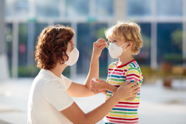 Coronavirus (COVID-19) : quand un enfant de 6 ans ou plus doit-il porter le masque ?